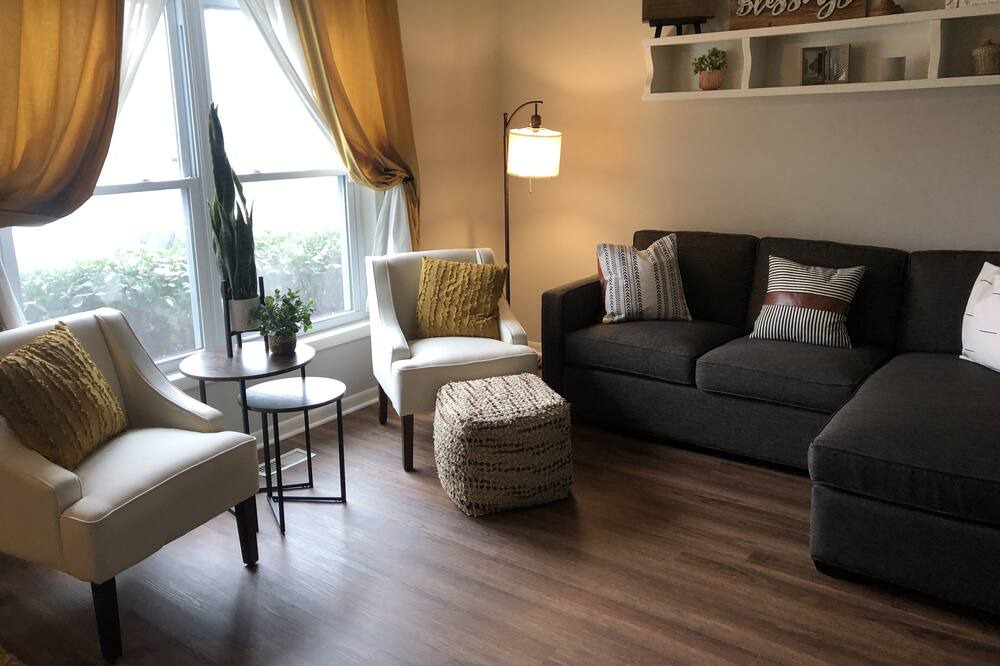 Photo of Livingroom in Grandview