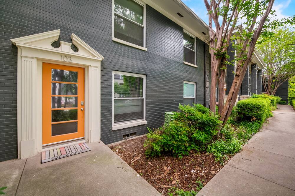 Photo of Outdoor in Oak Lawn