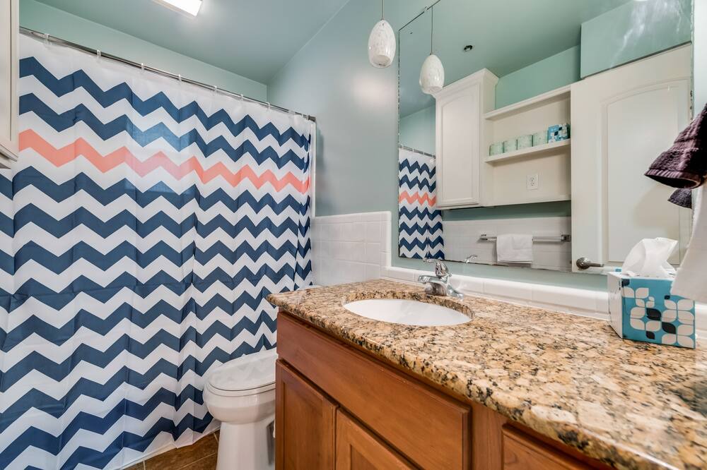 Photo of Bathroom in Oak Lawn