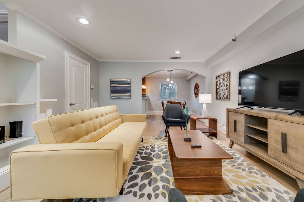 Photo of Livingroom in Oak Lawn