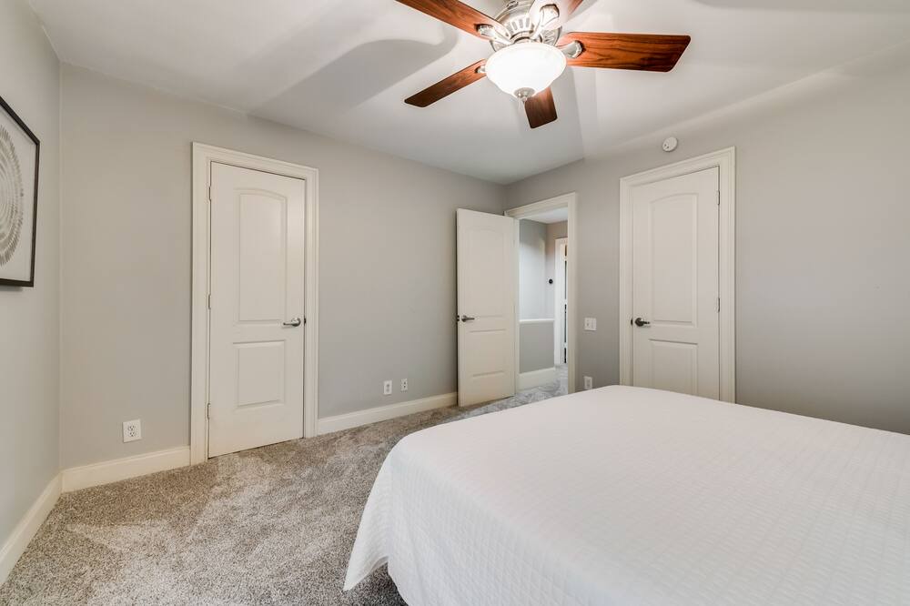 Photo of Bedroom in Oak Lawn
