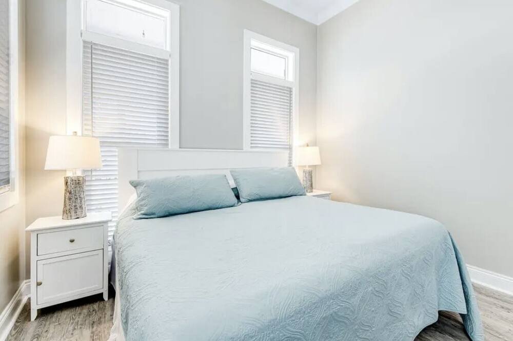 Photo of Bedroom in Holiday Isle