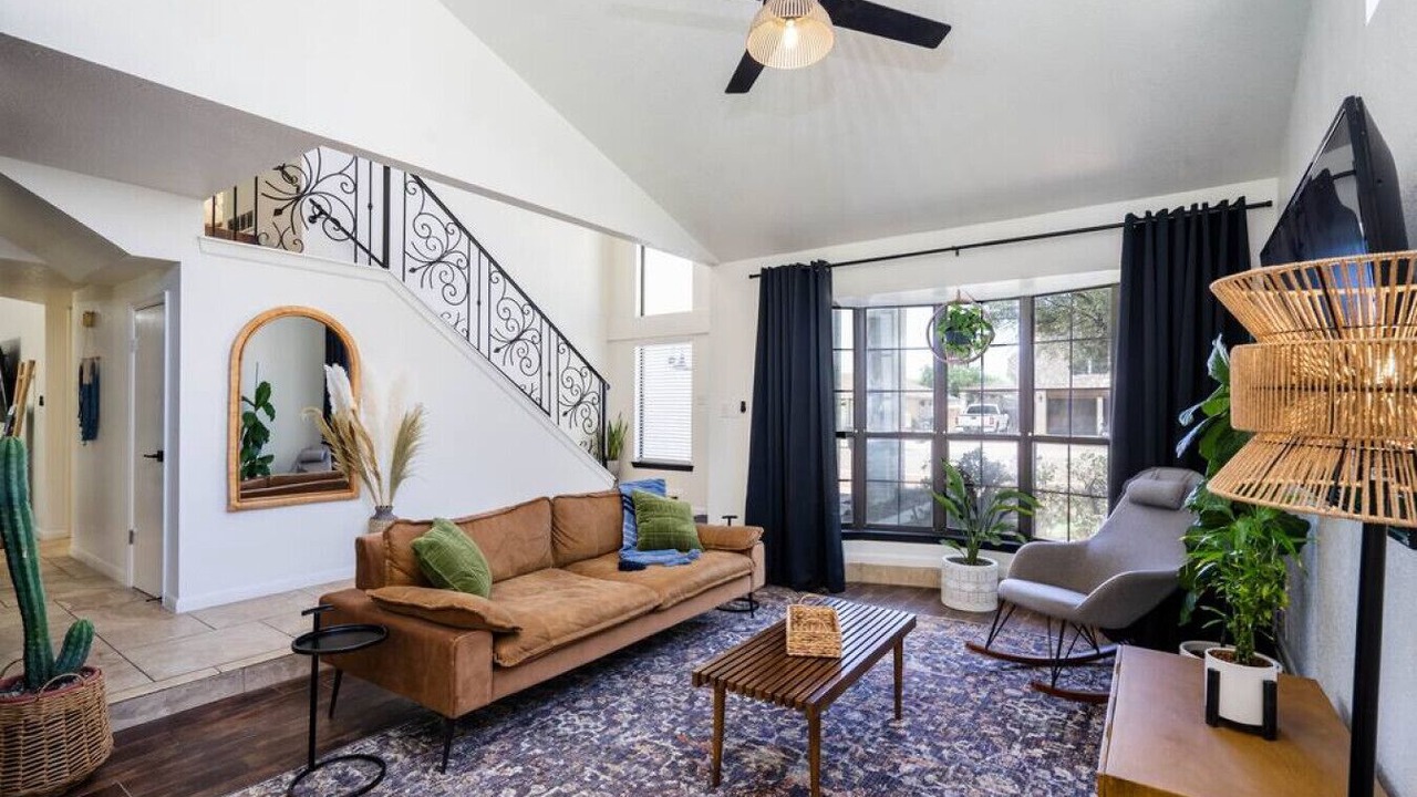 Photo of Livingroom in Biggs Field