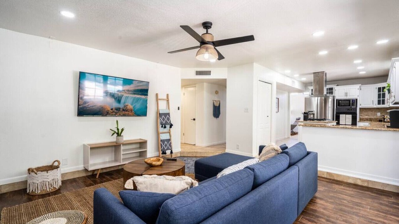 Photo of Livingroom in Biggs Field