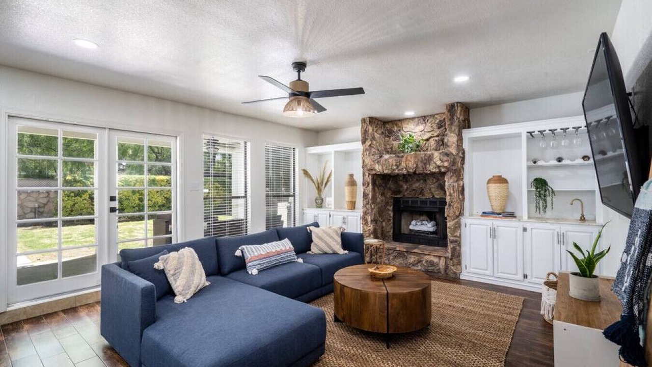 Photo of Livingroom in Biggs Field