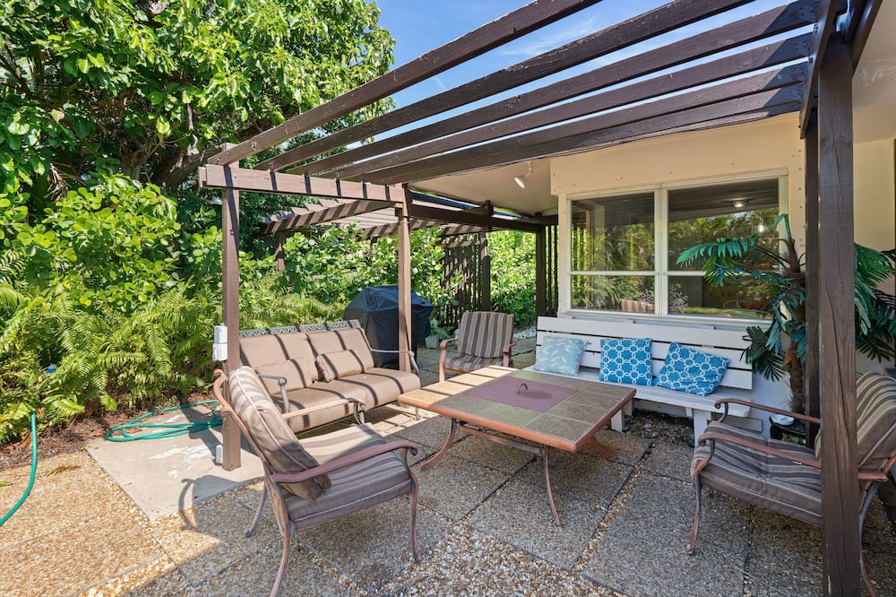 Photo of Patio Balcony in Harbour Inlet