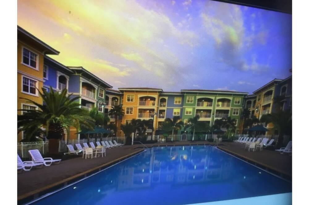 Photo of Outdoor in Weston