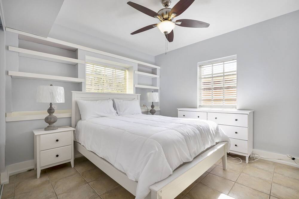 Photo of Bedroom in Poinsettia Heights
