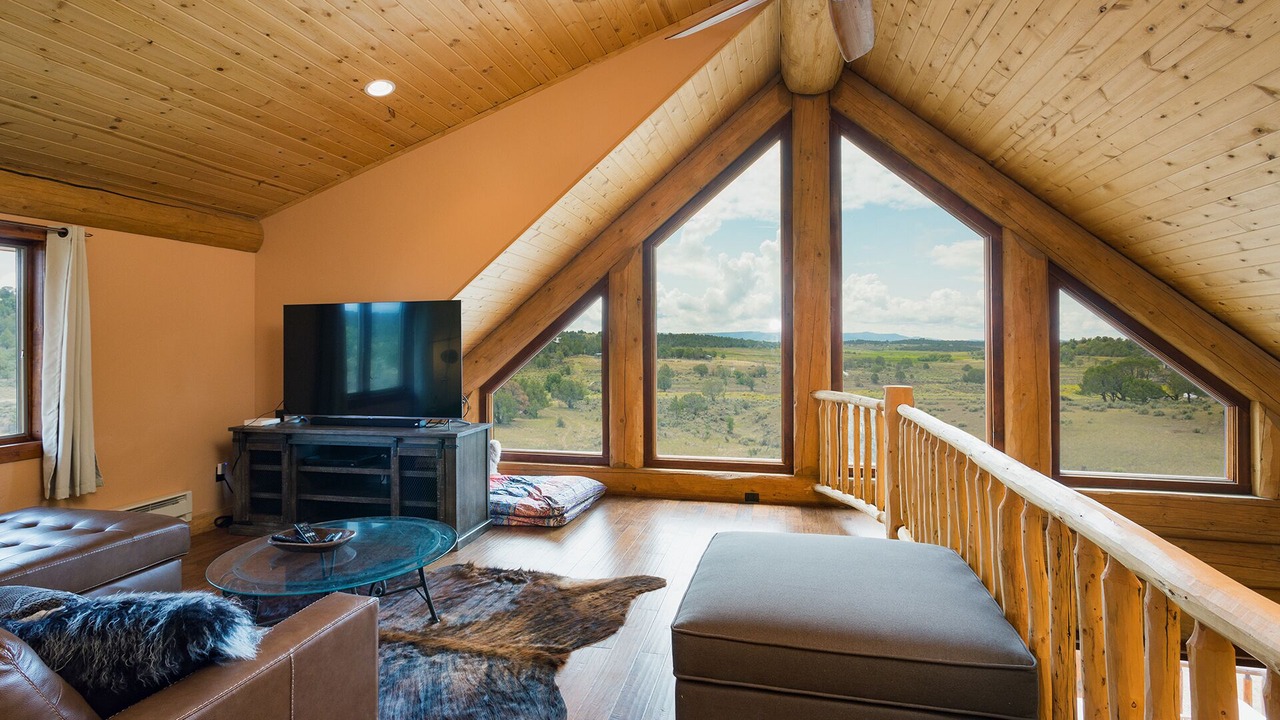 Photo of Livingroom in Sundance Hills