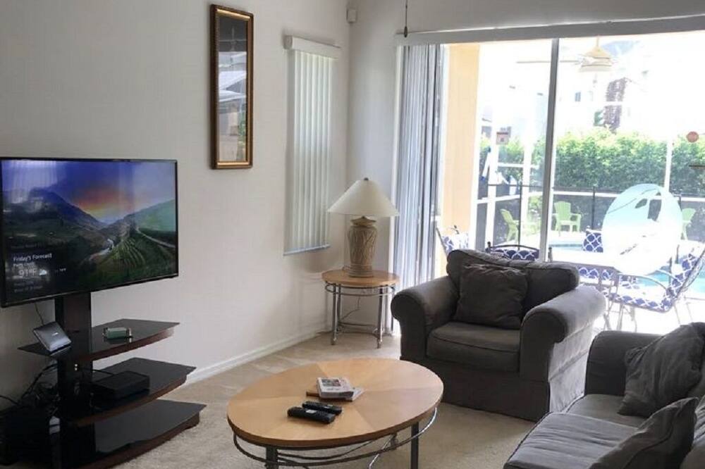 Photo of Livingroom in Tuscan Hills