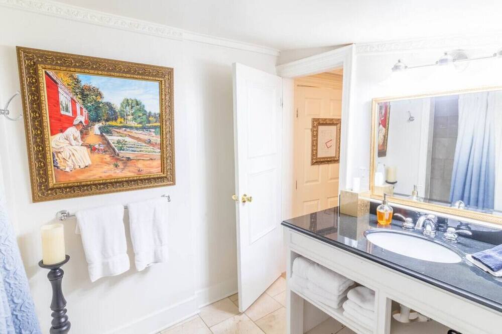 Photo of Bathroom in New Braunfels