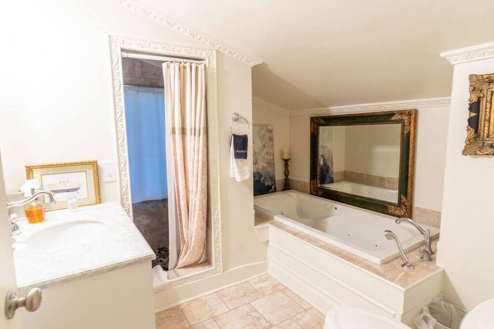 Photo of Bathroom in New Braunfels