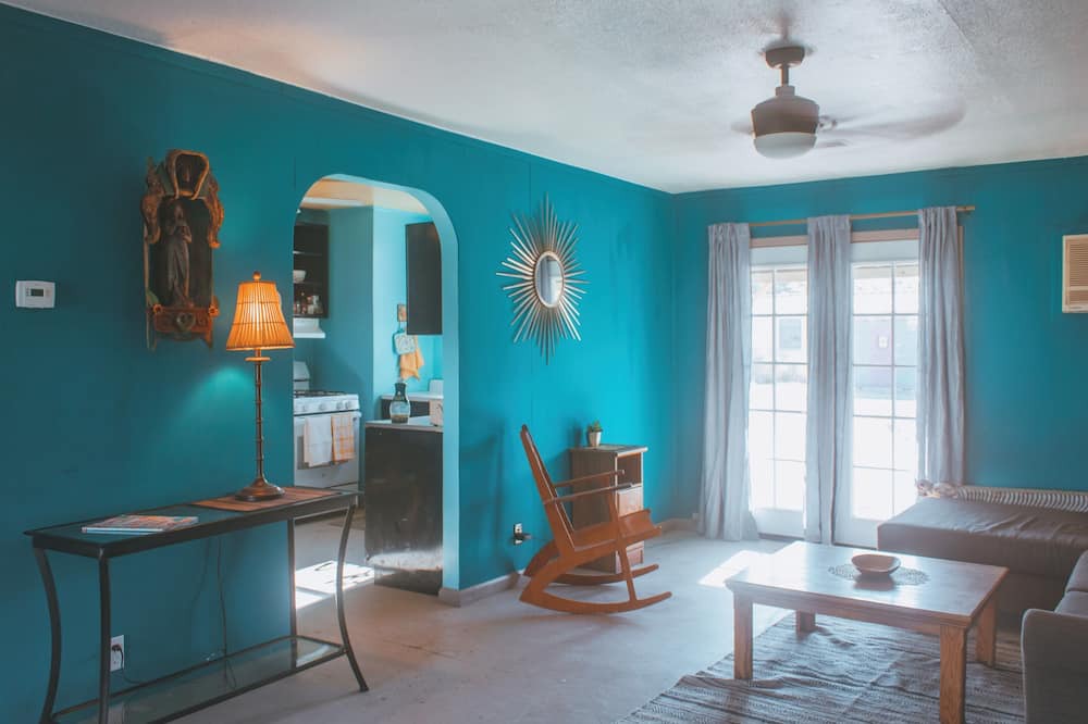 Photo of Livingroom in Truth or Consequences