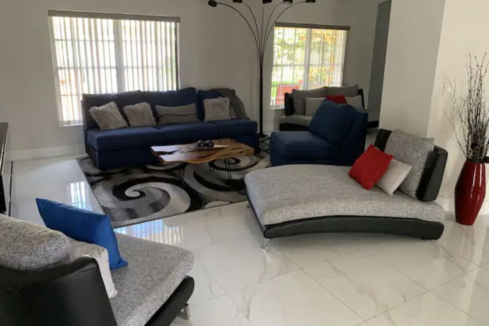 Photo of Livingroom in Miramar