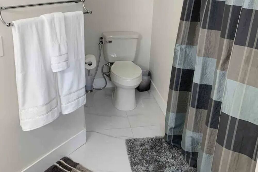 Photo of Bathroom in Miramar