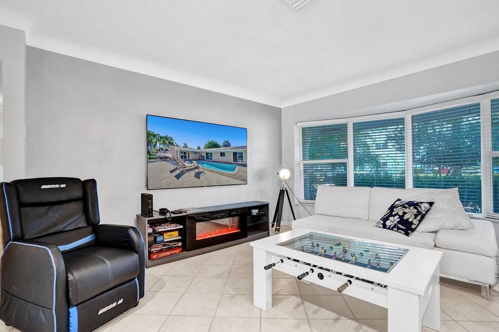 Photo of Bedroom in Coral Ridge Isles