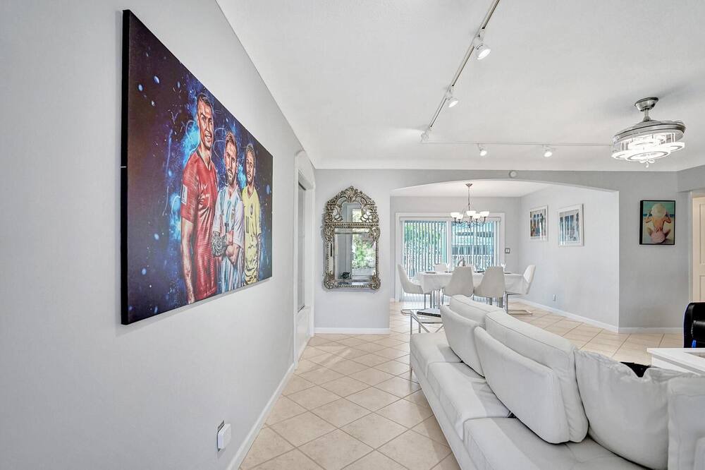 Photo of Others in Coral Ridge Isles