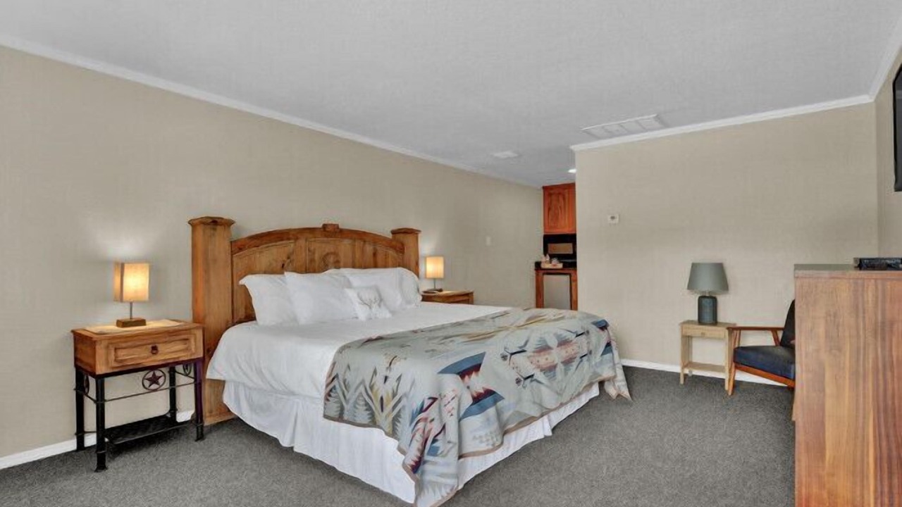 Photo of Bedroom in Canyon Lake