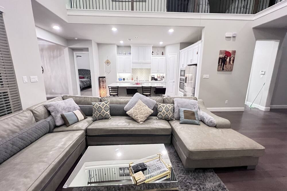 Photo of Livingroom in Irving