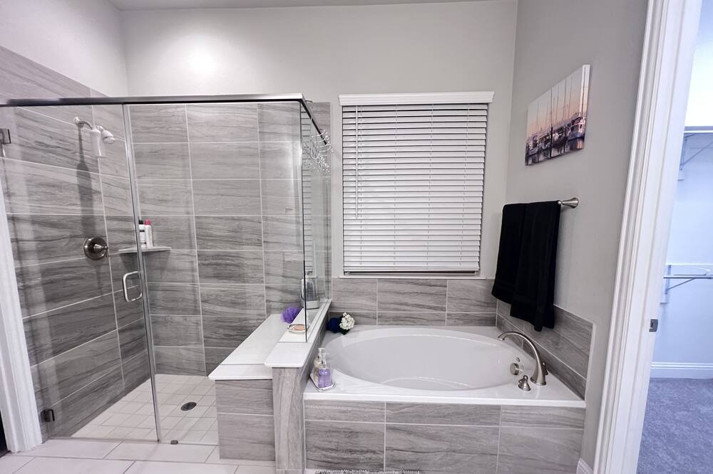 Photo of Bathroom in Irving