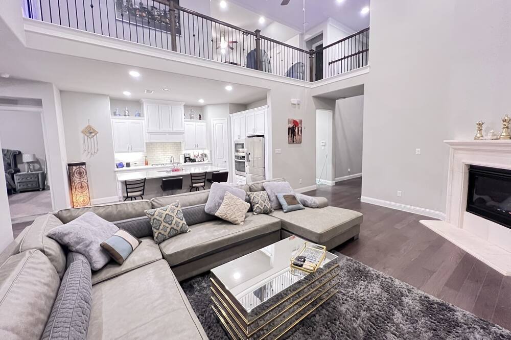 Photo of Livingroom in Irving
