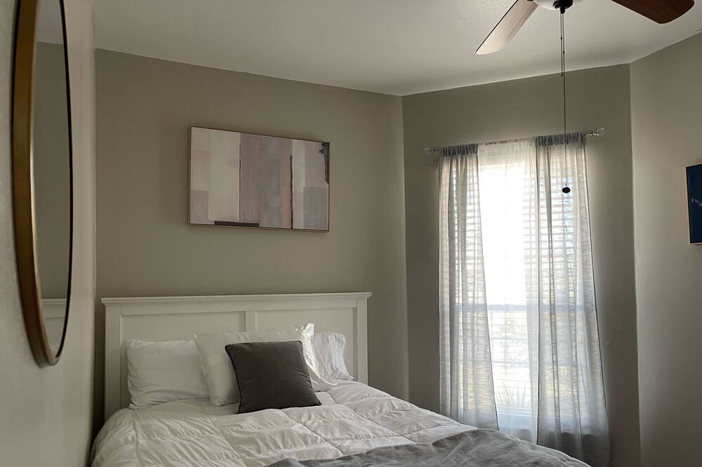 Photo of Bedroom in Biggs Field