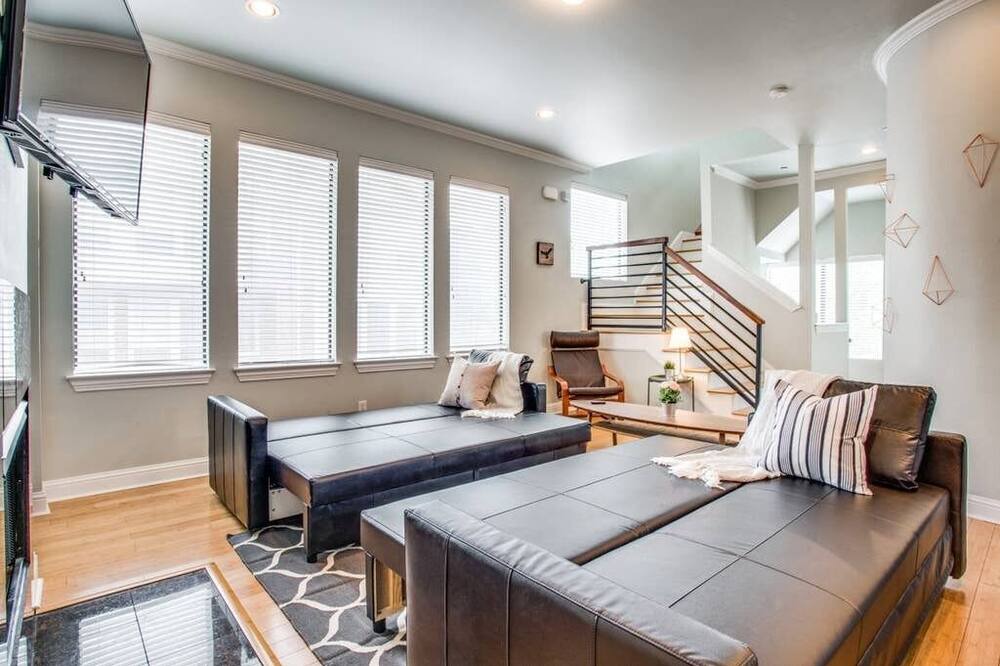 Photo of Bedroom in Oak Lawn