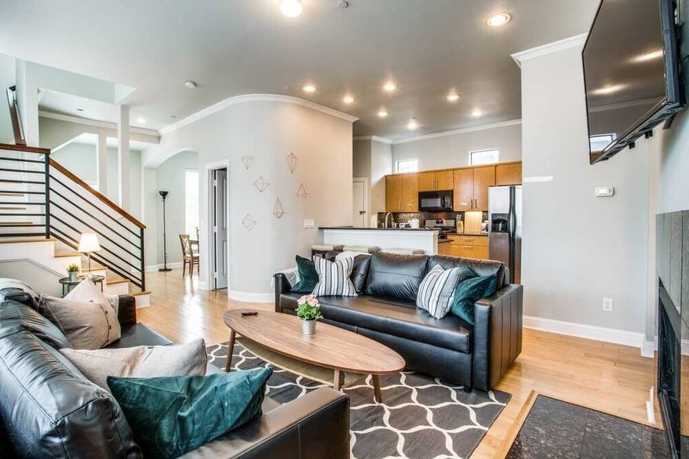 Photo of Bedroom in Oak Lawn