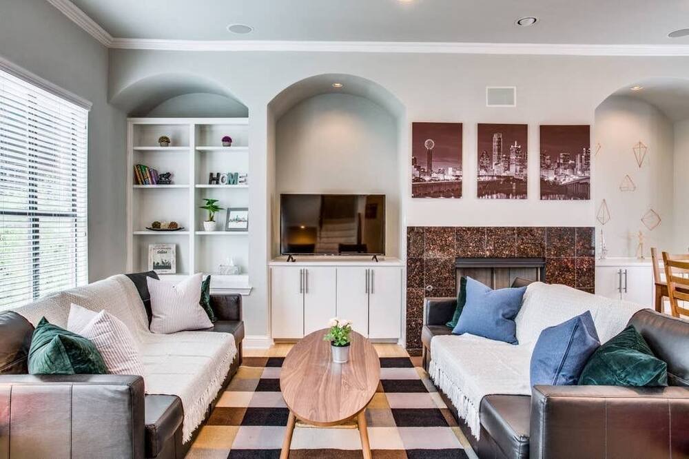Photo of Bedroom in Oak Lawn