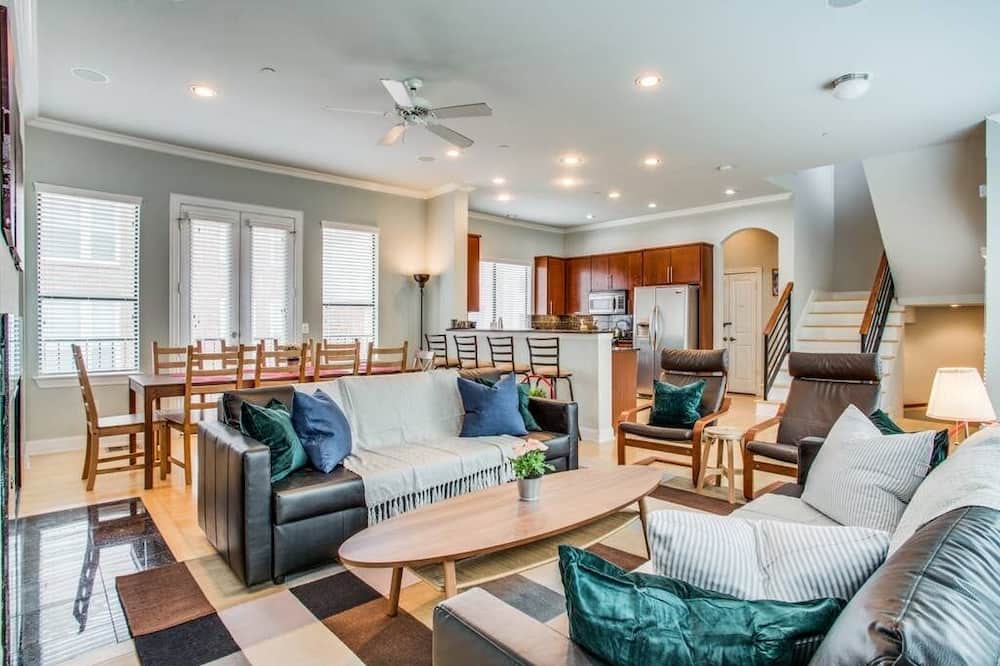 Photo of Bedroom in Oak Lawn
