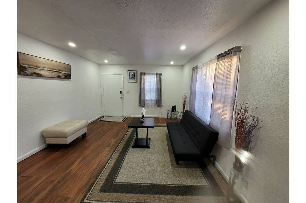 Photo of Livingroom in Highland Garden