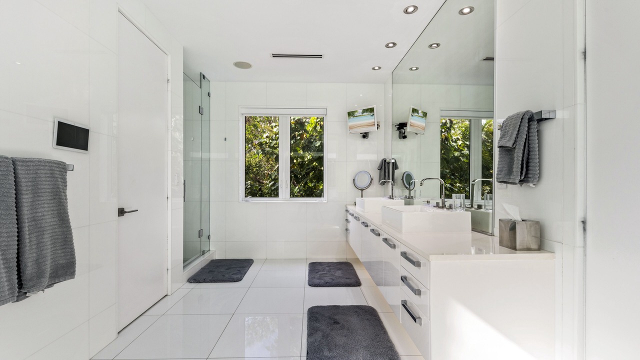 Photo of Kitchen in Lauderdale Beach