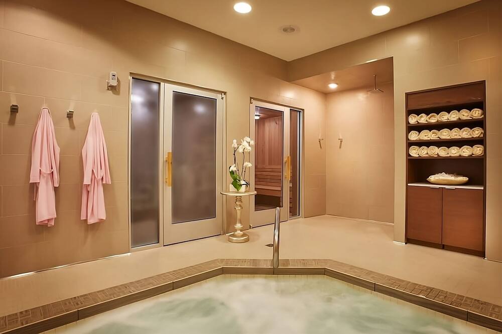 Photo of Bedroom in Hunt Club