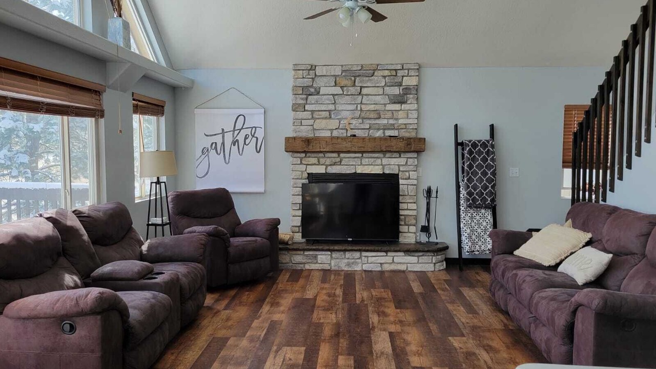 Photo of Livingroom in Silver Cliff