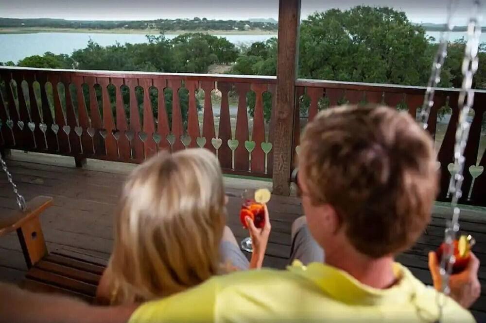 Photo of Patio Balcony in Canyon Lake