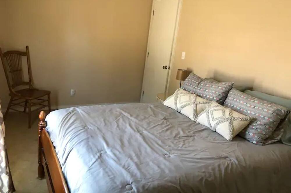 Photo of Bedroom in Bloomfield