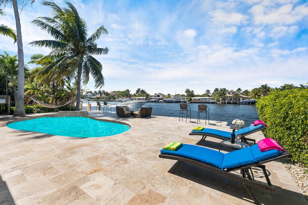 Photo of Outdoor in Santa Barbara Estates