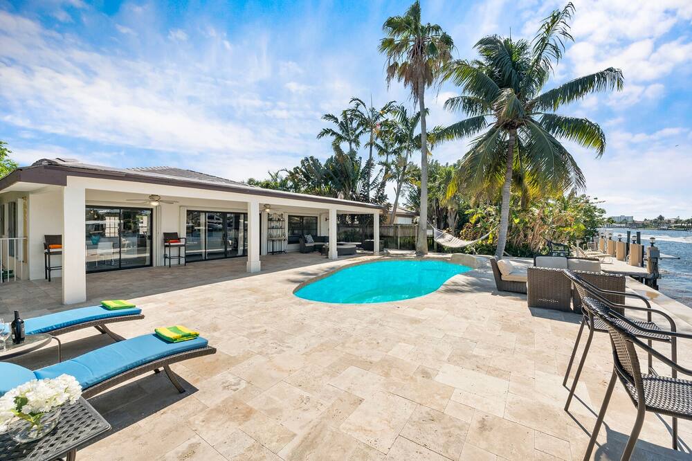 Photo of Outdoor in Santa Barbara Estates