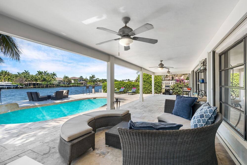 Photo of Outdoor in Santa Barbara Estates