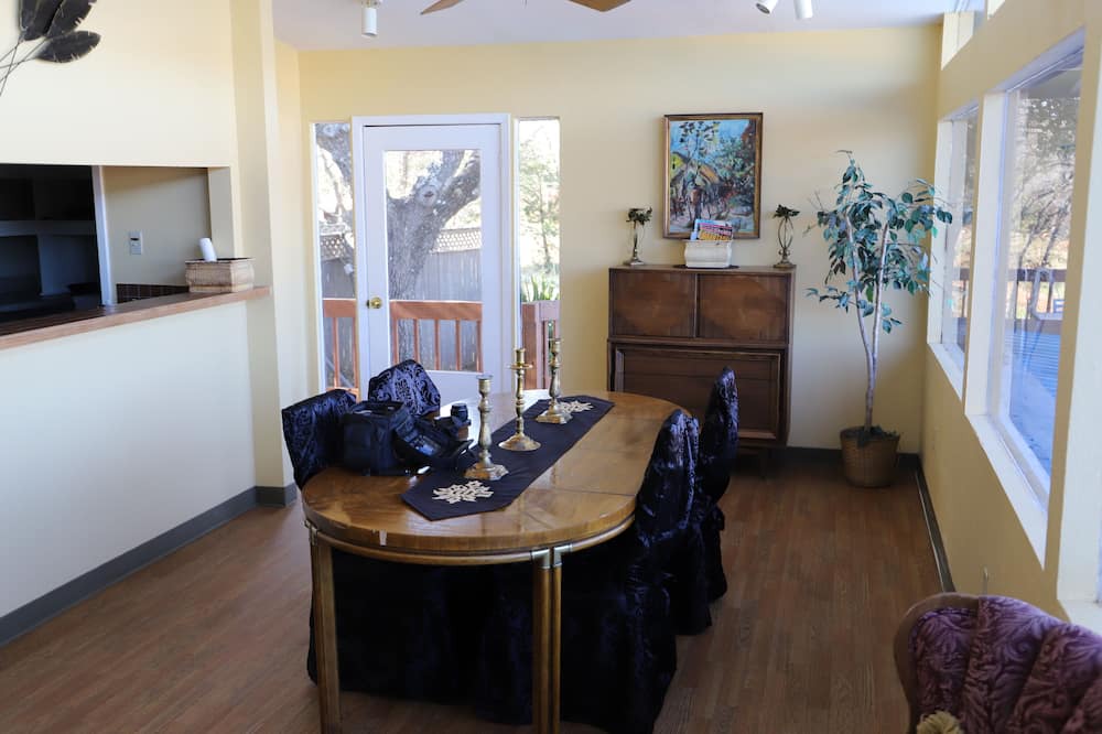 Photo of Livingroom in Sunrise Beach Village