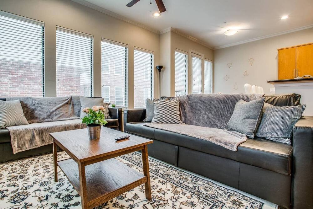 Photo of Bedroom in Oak Lawn