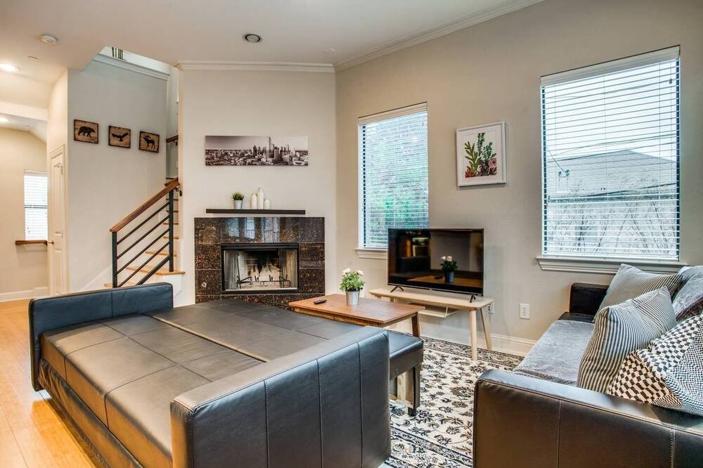 Photo of Bedroom in Oak Lawn