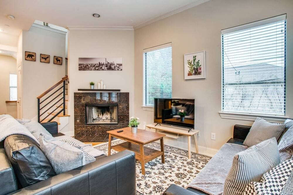 Photo of Bedroom in Oak Lawn