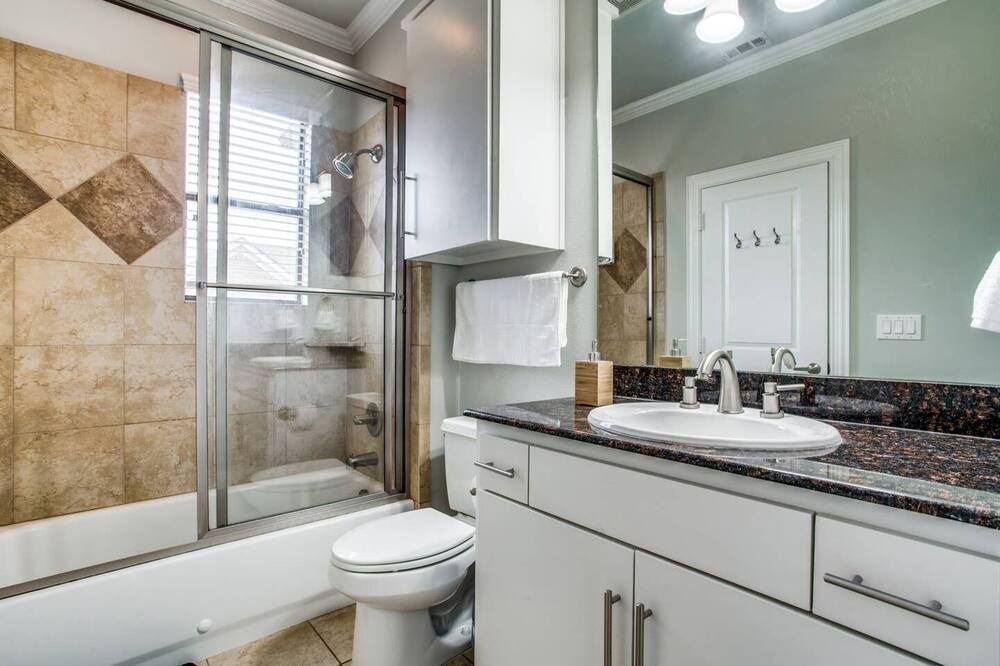 Photo of Bathroom in Oak Lawn