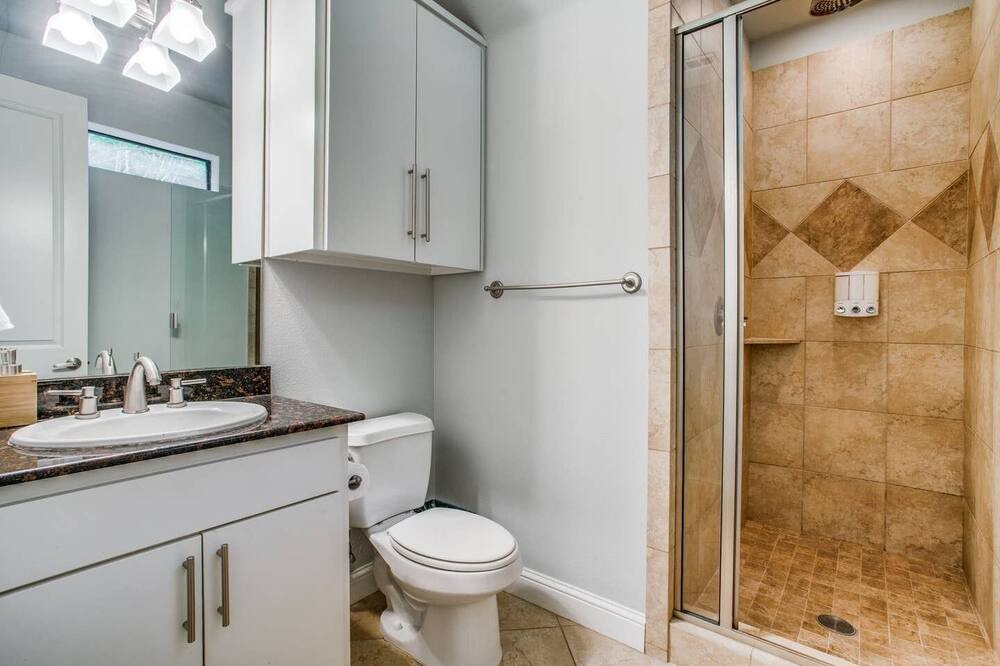Photo of Bathroom in Oak Lawn