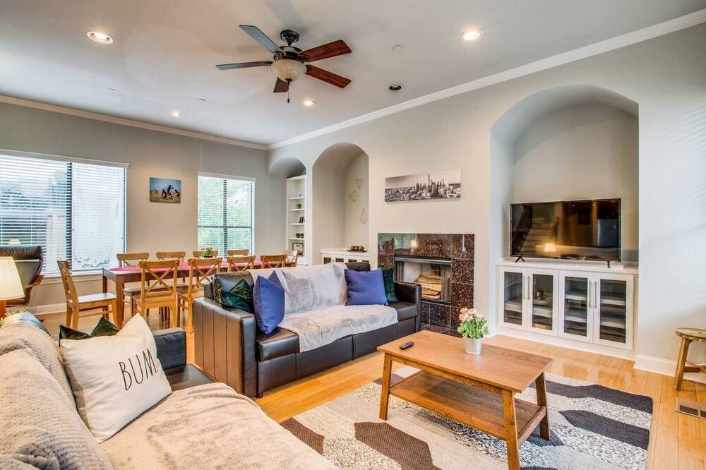 Photo of Bedroom in Oak Lawn