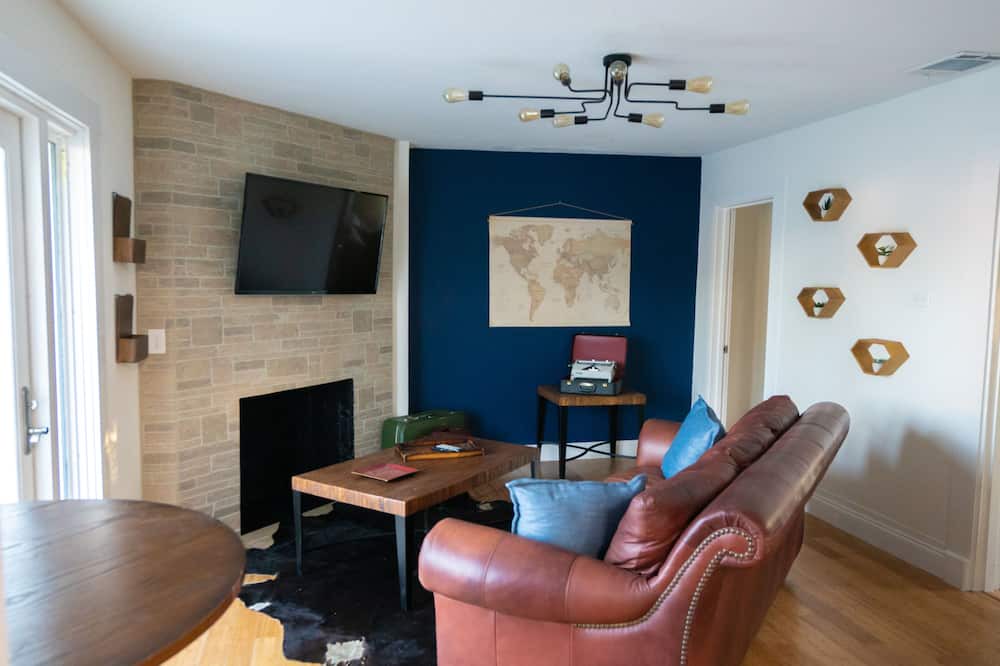 Photo of Livingroom in Highland Garden