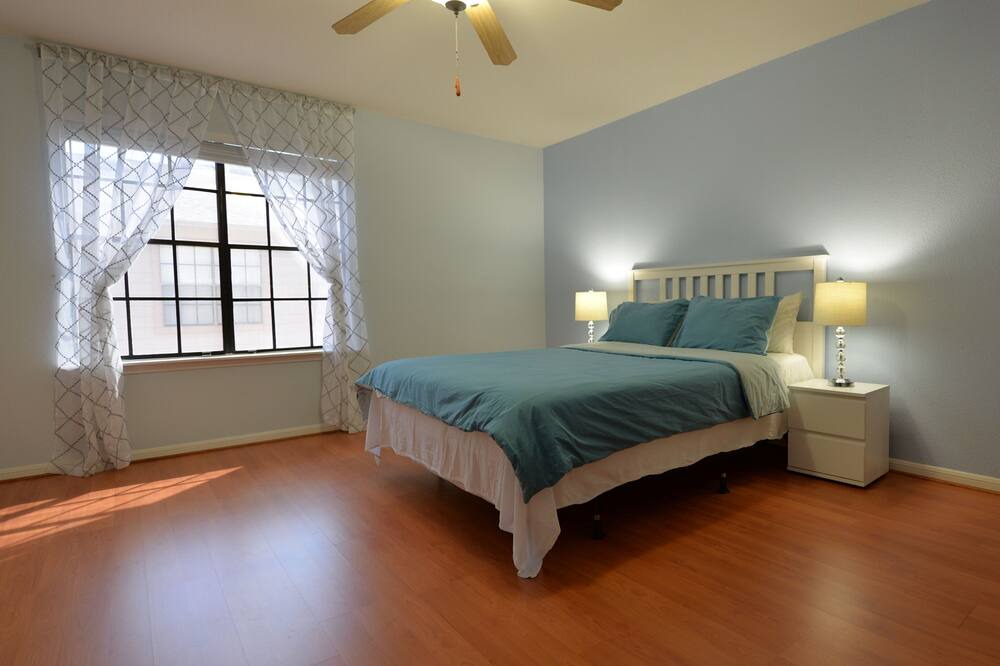 Photo of Bedroom in Westchase
