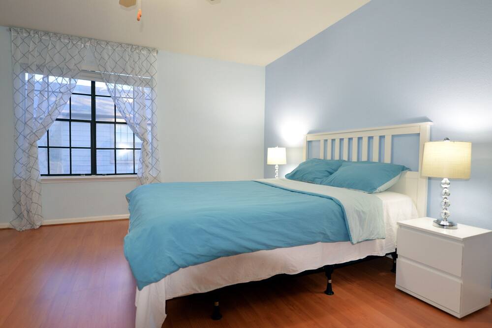 Photo of Bedroom in Westchase