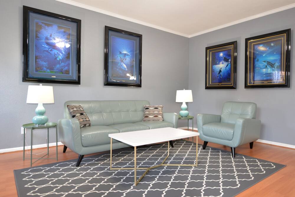 Photo of Livingroom in Westchase